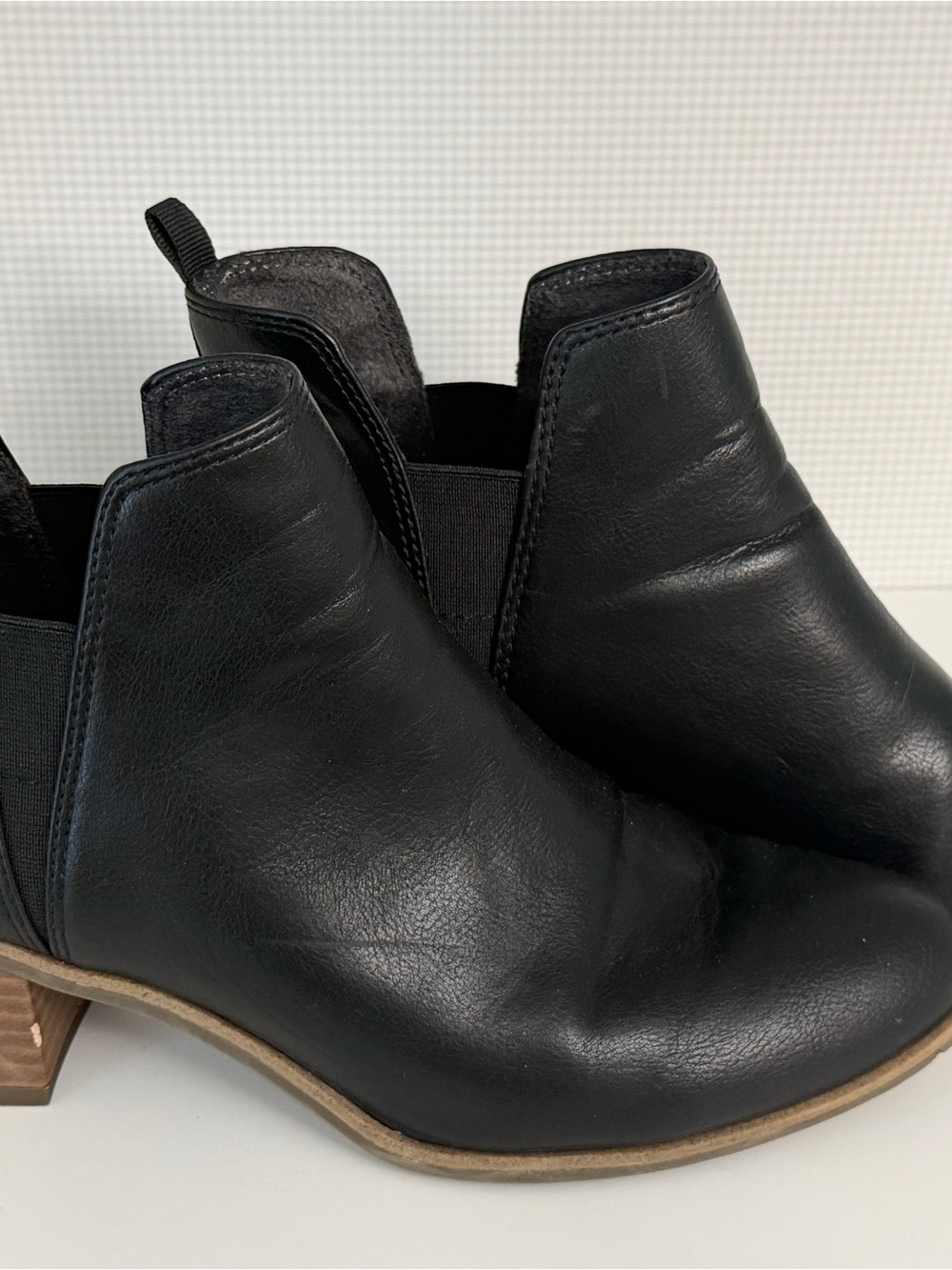 Dr. Scholl's Black Leather Chelsea Ankle Booties
